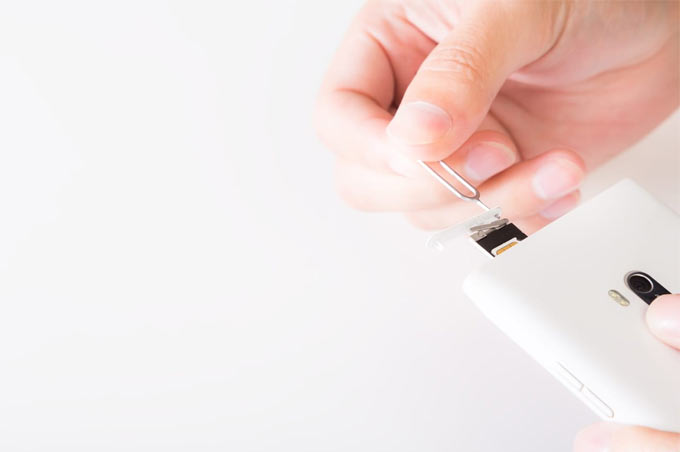 ドコモで購入した端末をSIMロック解除する方法とは？  スマホの先生